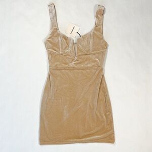 Superdown Chiara Plunging Velvet Mini Bodycon Dress in Champagne Nude